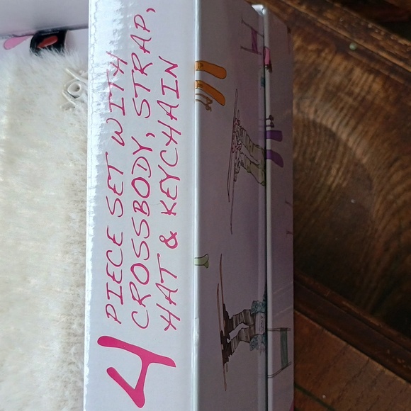 NIB Betsey Johnson White Crossbody Bag, Hat & Keychain in Super Cute Box main image 8